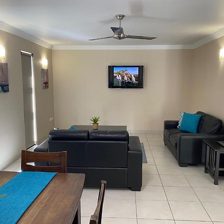 City Ville Apartments And Motel Рокхемптън Екстериор снимка