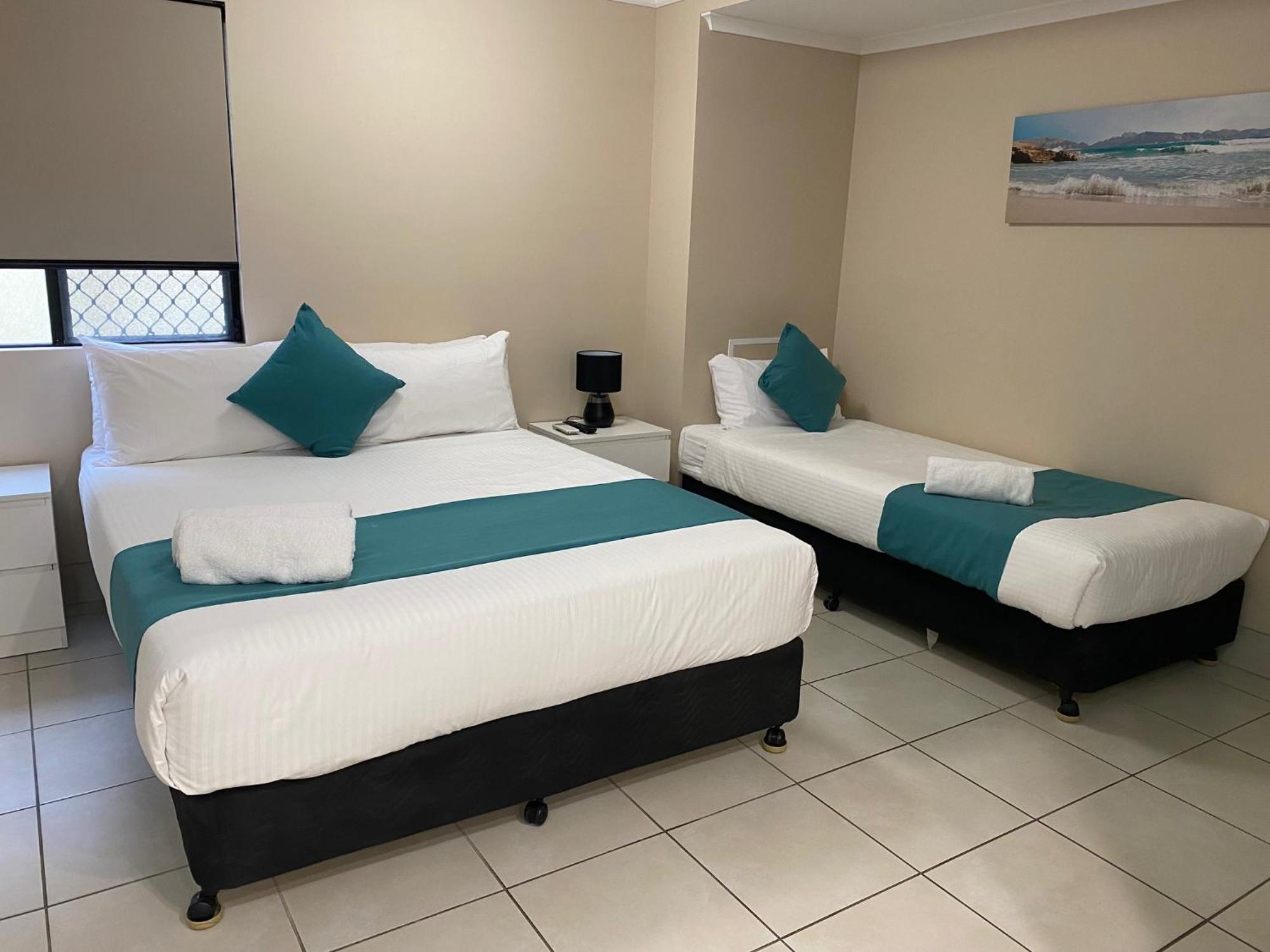 City Ville Apartments And Motel Рокхемптън Екстериор снимка